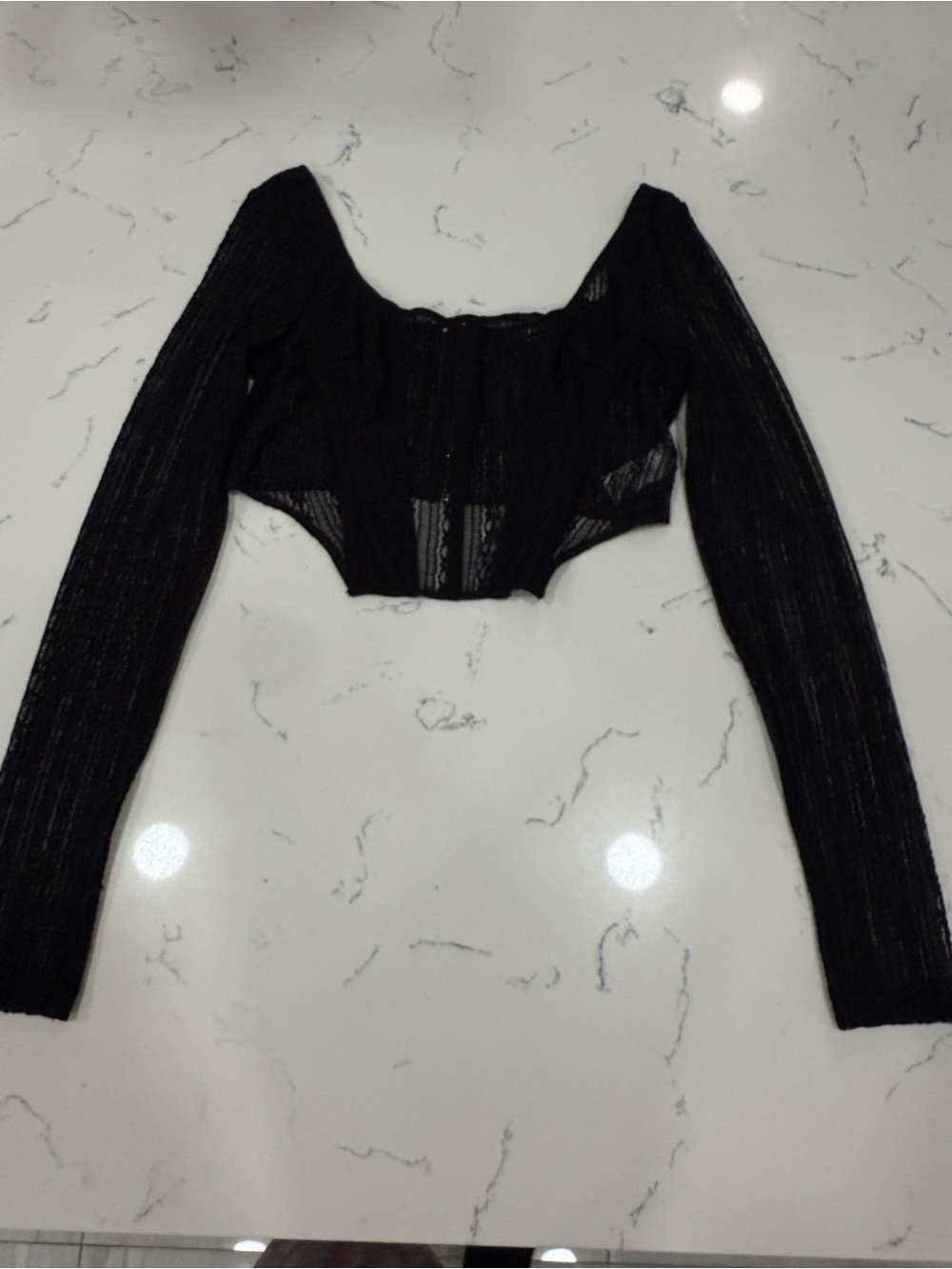 Hera Collection Black Long Sleeve Cropped Top